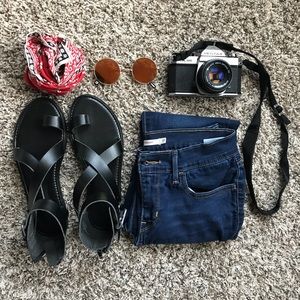 Levi 710 skinny jeans dark wash